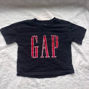 GAP Kids Black T-Shirt Red Spellout Logo Baby Tee Y2K Boxy Fit